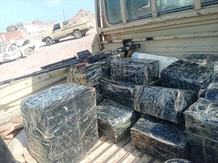 في إب .. زينبيات الحوثي يجبرن النساء على التبرع بمجوهراتهن