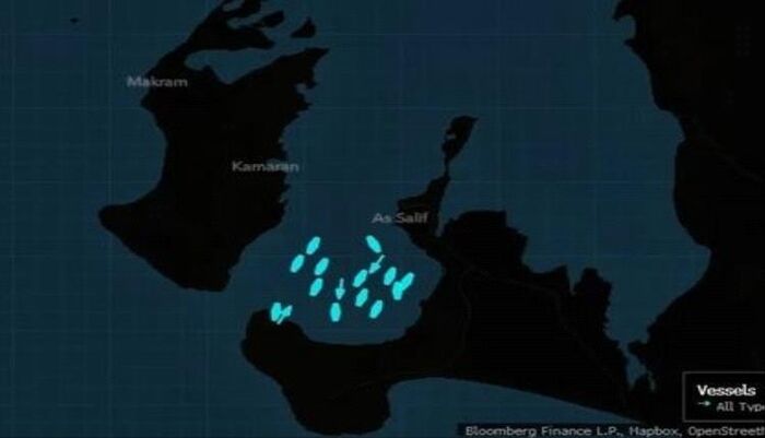 حيلة لاستخدامها كدروع - تصرف حوثي يكشف حقيقتهم في ميناء رأس عيسى بالحديدة