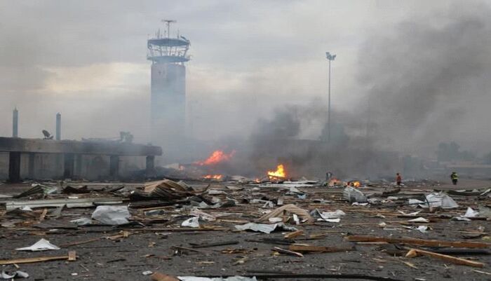 الحوثي يبيع الوهم لليمنيين بوهم "إقلاع مستحيل" من مطار صنعاء المدمر بعد تحويله  الى انقاض