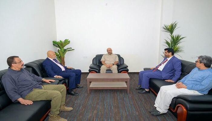 تحرك لتسريع تشغيله | طارق صالح: مطار المخا جاهز فنياً وننتظر استكمال إجراءات التشغيل