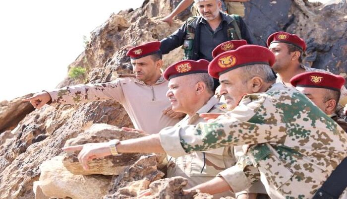 في تعز | فضيحة إخوانية مدوية : نهب لإكراميات الجرحى وملاحقة من يفضح الفساد