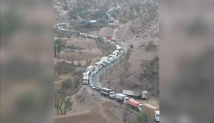 رغم فتحه | طريق قعطبة – الفاخر رهينة الابتزاز الحوثي.. الجماعة تواصل تعطيل شريان الضالع – إب