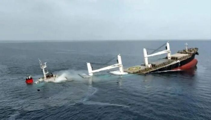 تفاقم المخاطر وتعقيد عمليات التأمين .. إرهاب الحوثي يرفع تكاليف الشحن البحري