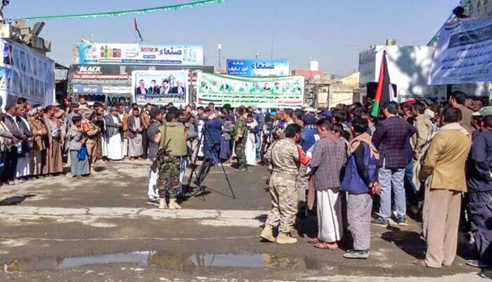 الحوثي يكمل المهمة بعد غارات اسرائيل .. اعتقالات ومساومات قذرة لسحق عمال مصنع أسمنت عمران