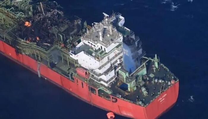 “لويدز ليست” تكشف عن مقتل اثنين من طاقم ناقلة غاز بعد هجوم غامض في خليج عدن