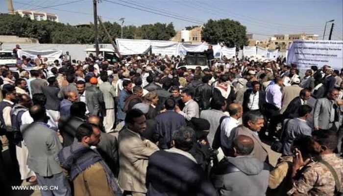 شاهد | مسلح يصفي أكاديمي بارز مع شقيقه داخل محكمة وسط العاصمة صنعاء.. أجهز عليهما بعد نطق الحكم | اسماء وتفاصيل