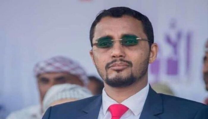 مسؤول في المحافظة : الحوثي حول موانئ الحديدة إلى ثكنات لتهريب السلاح الإيراني تحت غطاء إنساني