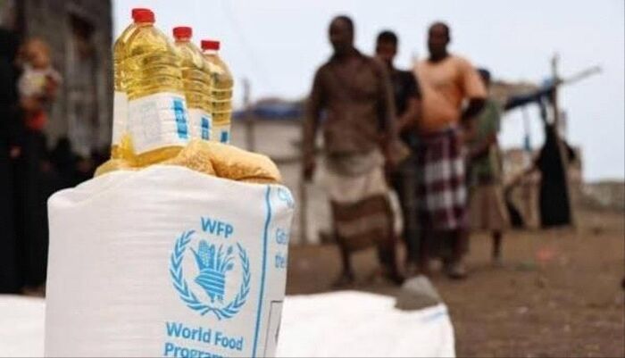 في اليمن | خبر صادم للملايين .. برنامج الغذاء العالمي يقلص عدد المستفيدين إلى النصف