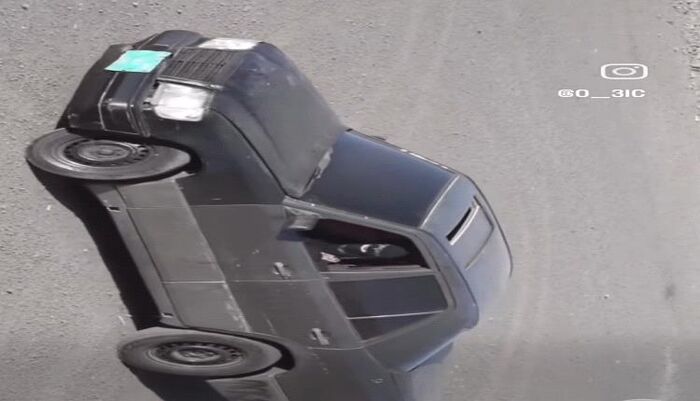 فيديو يثير ضجة كبيرة- ابنة قيادي حوثي تستفز المواطنين في شوارع صنعاء