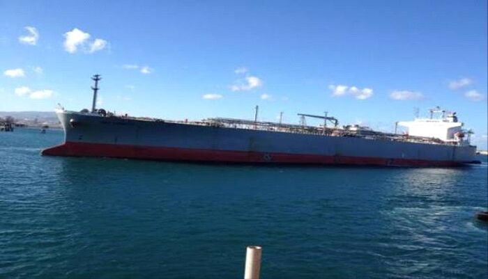 في رأس عيسى - انفراج أزمة السفن العالقة بالميناء .. مغادرة 11 سفينة هندية بعد شهور من الاحتجاز