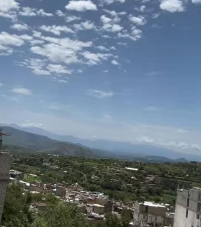 هجومان منفصلان بقنابل ورصاص يستهدفان منزلين في إب وسط انفلات أمني