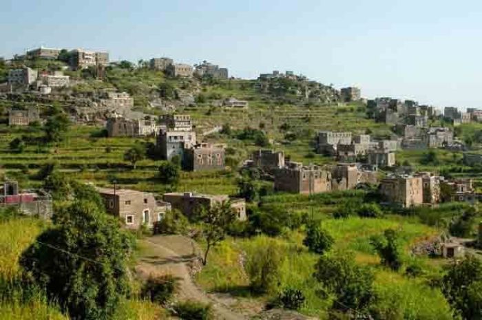 مقتل طفل وإصابة اثنين في حادث عبث بسلاح في تعز