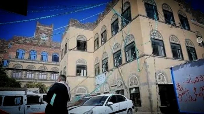 مقتل وإصابة خمسة أشخاص في هجوم مسلح أمام محكمة شمال صنعاء