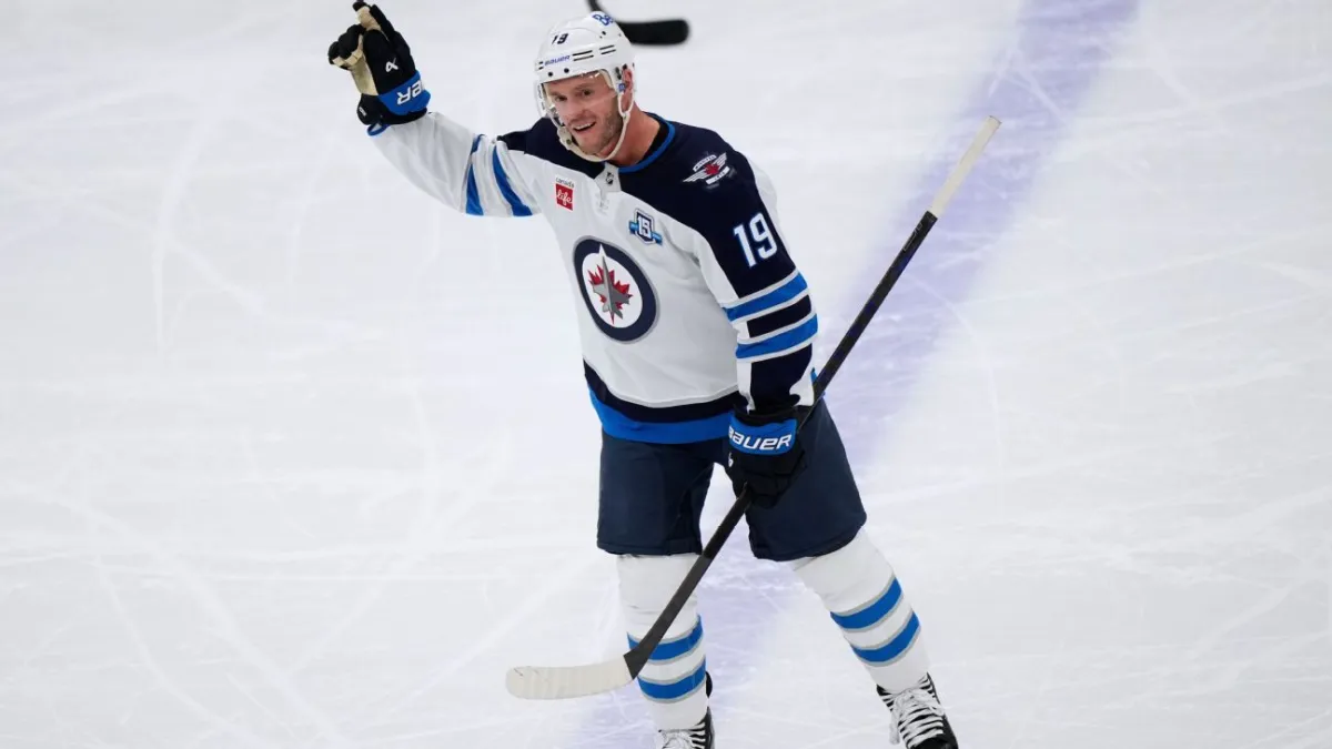 عودة "الكابتن الجاد": تووز يستقبل بحفاوة تاريخية في شيكاغو مع فريقه الجديد