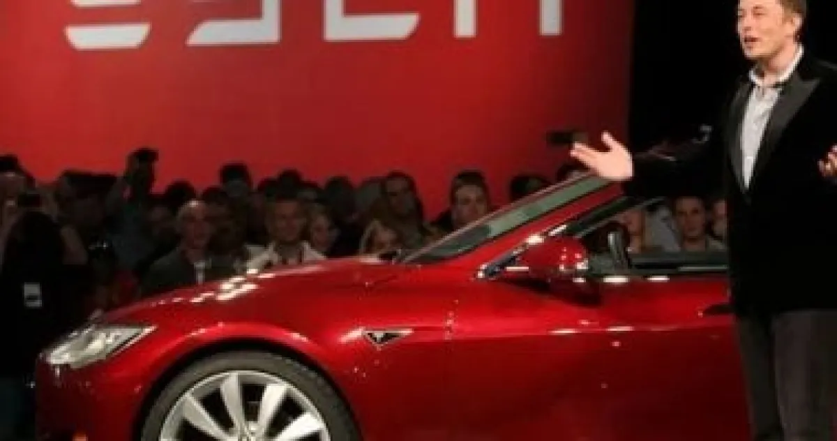 ماسك يؤكد: شريحة تسلا HW4 جاهزة للقيادة الذاتية الكاملة دون تدخل بشري