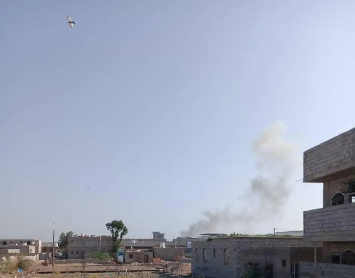 تفجير يستهدف موكب قيادي في قوات العمالقة شمال عدن