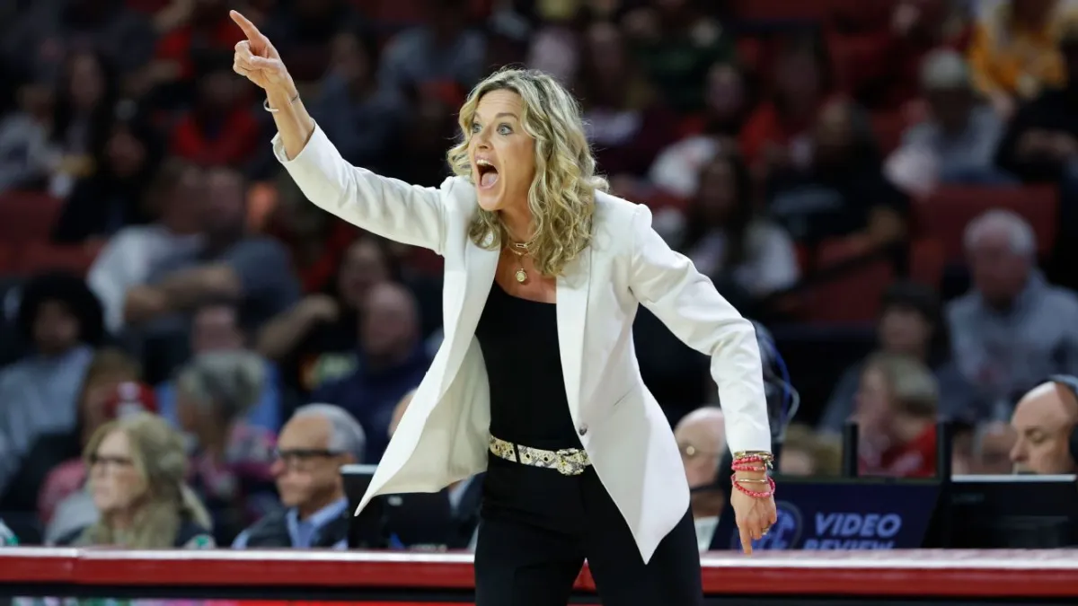 أوكلاهوما تطيح بساوث كارولينا (المصنفة 2) في مواجهة مثيرة بعد التمديد