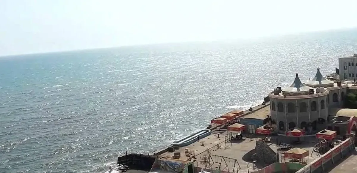 مقتل 4 وإصابة 10 بحارة يمنيين إثر انفجار لغم حوثي قرب الحديدة