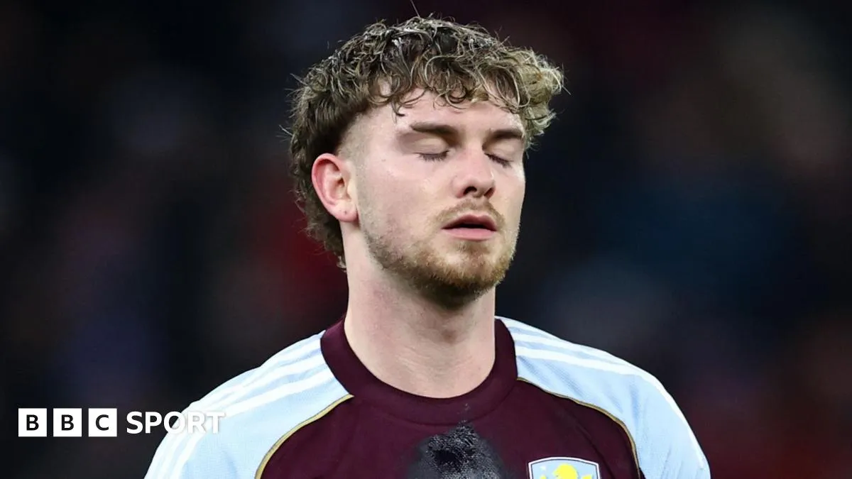 مستقبل غامض لهارفي إليوت: لاعب ليفربول المعار في مفترق طرق مع أستون فيلا