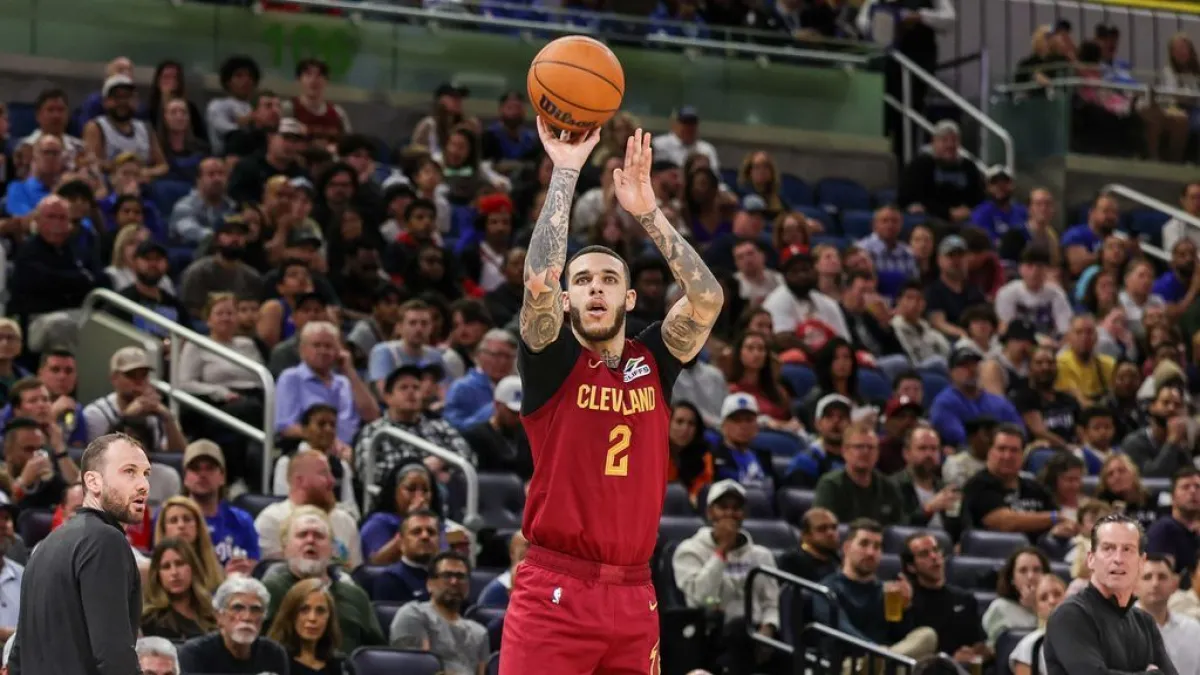 يوتا جاز يستحوذ على لونزو بول في صفقة ثلاثية.. والوجهة التالية لاعب حر