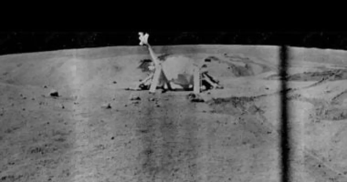 بالصور: رائد فضاء يضرب كرة الجولف على القمر قبل 53 عاماً