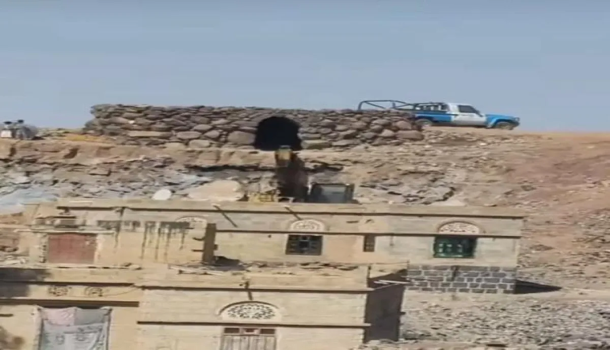 انتشار امني في عمران.. الحوثيون يحرسون كهف "عيال سريح" ومصادر تكشف الخفايا