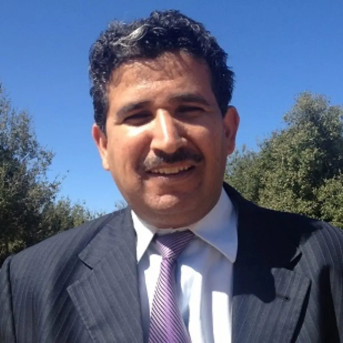 من زنزانة "الجوع" في صنعاء إلى منفى "الاختناق" في نيويورك