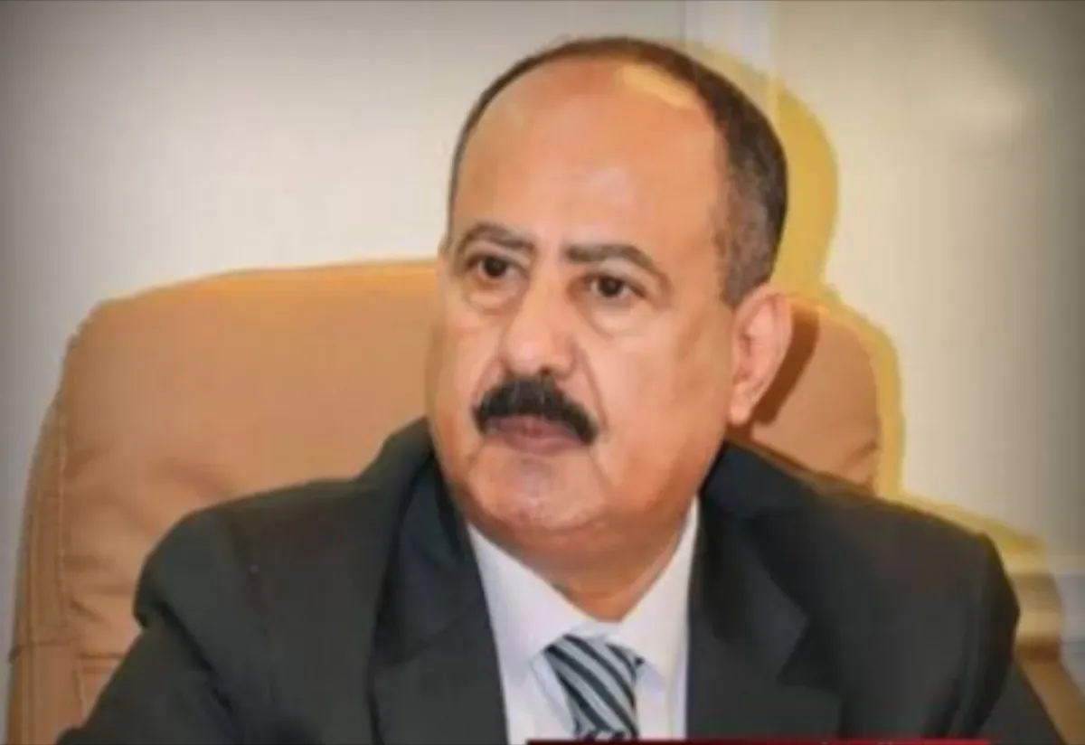 وزير النقل يشكل لجنة لمراجعة وتوحيد أسعار تذاكر الطيران