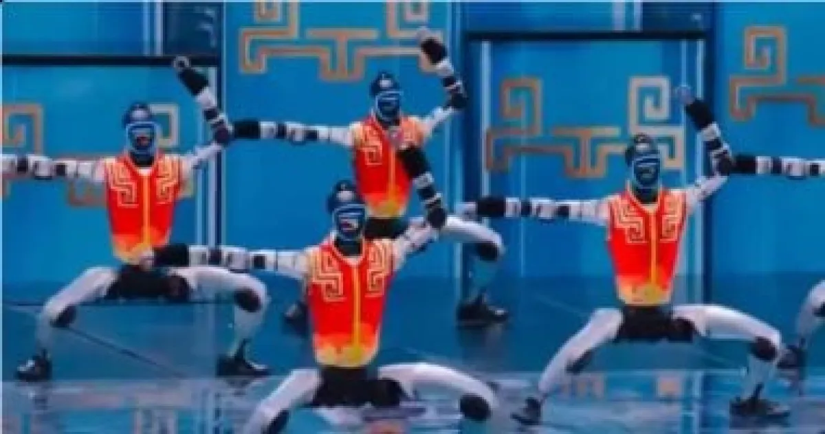 روبوتات صينية تخطف الأنظار برقصات قتالية مذهلة في مهرجان الربيع