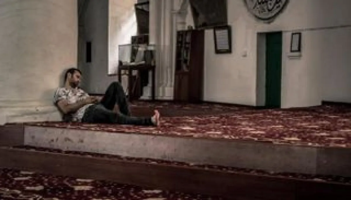 خمول ما بعد التراويح.. ماذا تفعل عند إحساسك بالنوم وقت الإفطار؟ 4 أسباب علمية تفسر الكسل والخمول بعد الصلاة