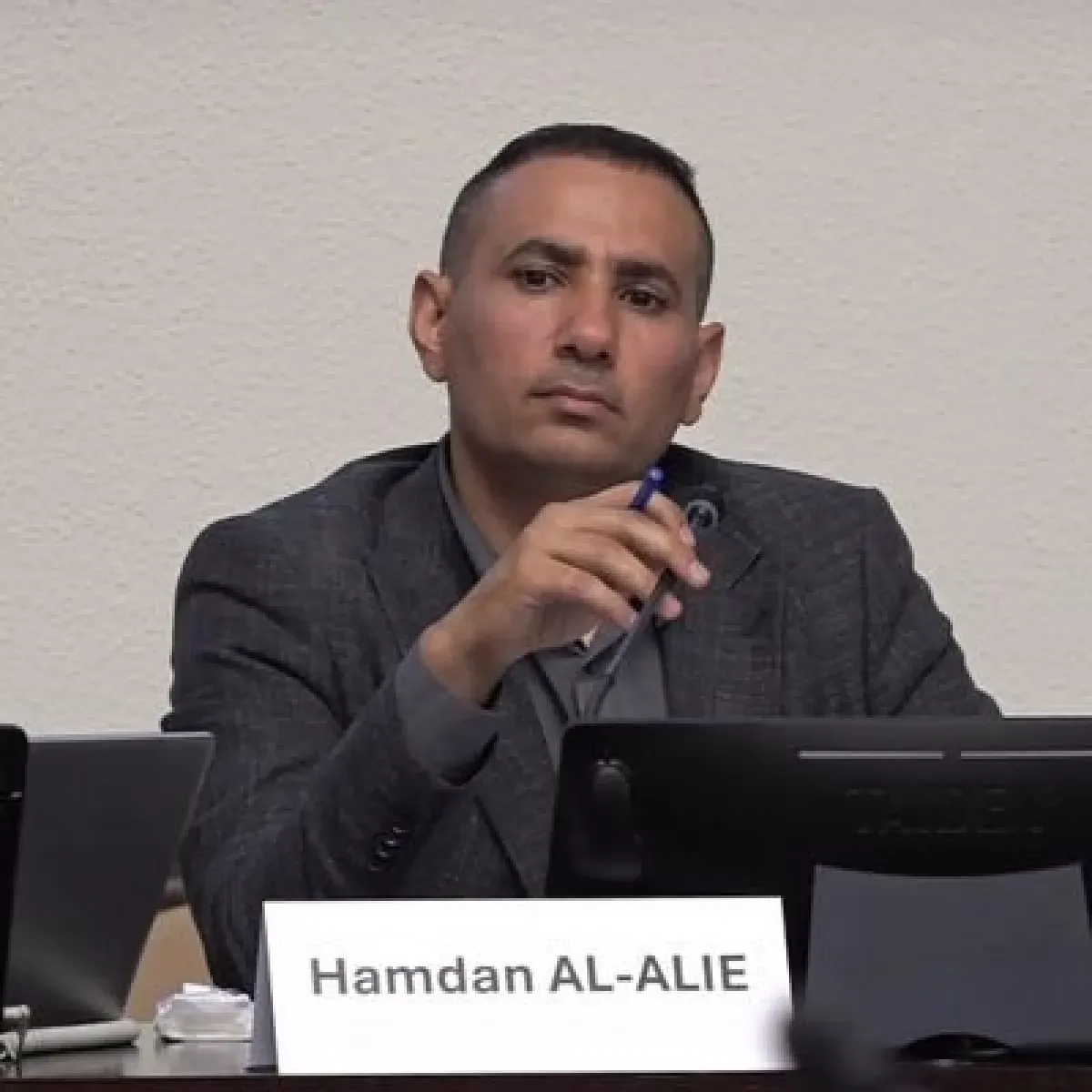 الحوثيين .. سرقة واستغلال أموال وأملاك الأوقاف..!