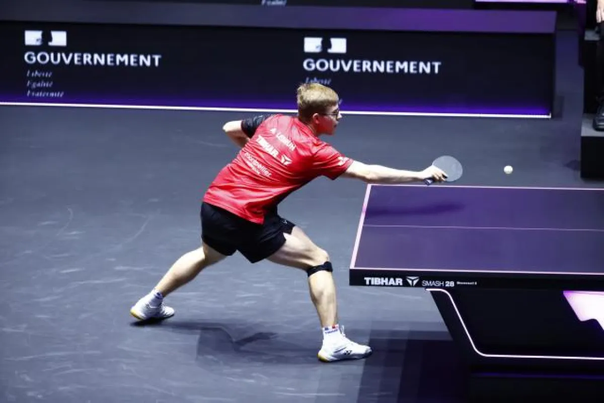 تألق أليكسيس لوبرون وانتصار مثير لتيبو بوريه في بطولة سنغافورة لـ WTT