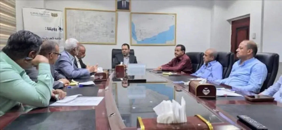 وزير الكهرباء يقر رفع إنتاجية محطة عدن الشمسية إلى 200 ميجاوات استعداداً للصيف