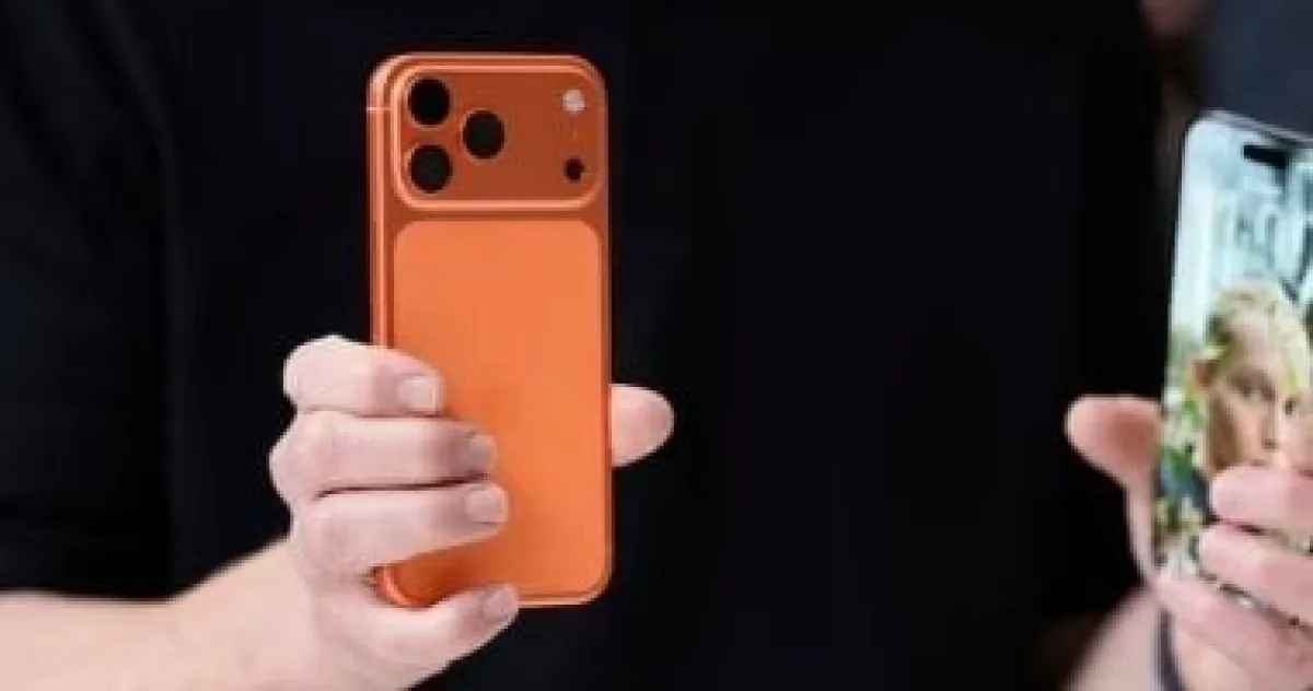 رحلة آيفون: من النوتش إلى الشاشة الكاملة المتوقعة في 2027