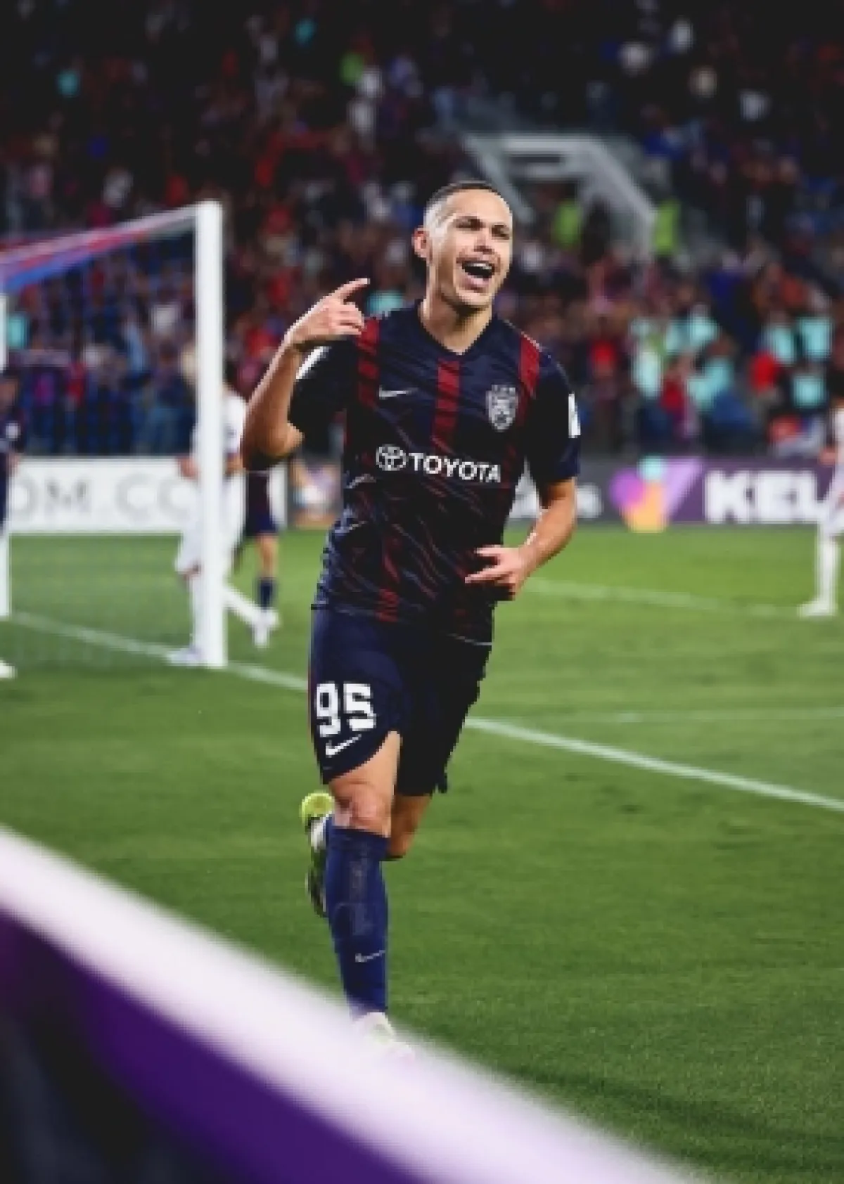 جوهور يضرب هيروشيما بعشرة لاعبين ويقترب من ربع نهائي أبطال آسيا للنخبة