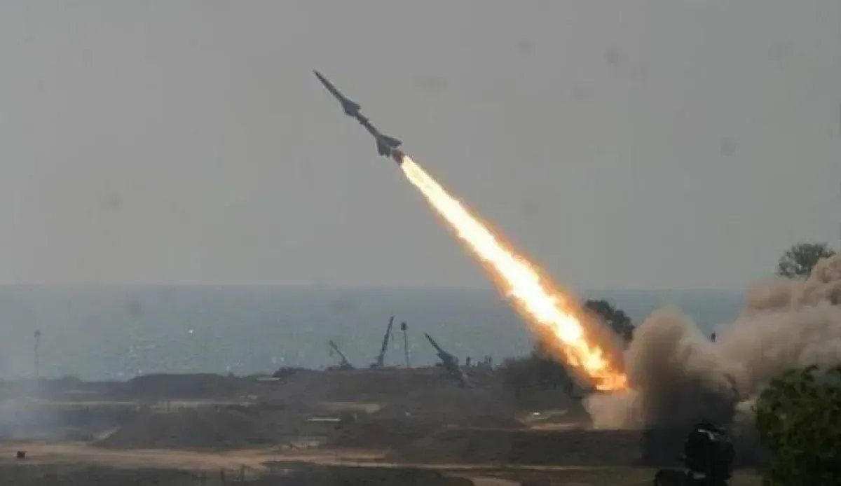 صحف إسرائيلية تعبر عن دهشتها لعدم تحرك الحوثيين وتؤكد استعداد الجيش لمواجهة "الذراع الإيرانية"