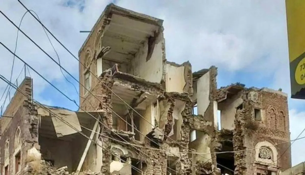 جريمة حوثية في إب.. انهيار مبنى تاريخي عمره 500 عام بالمحافظة  | اسماء وتفاصيل