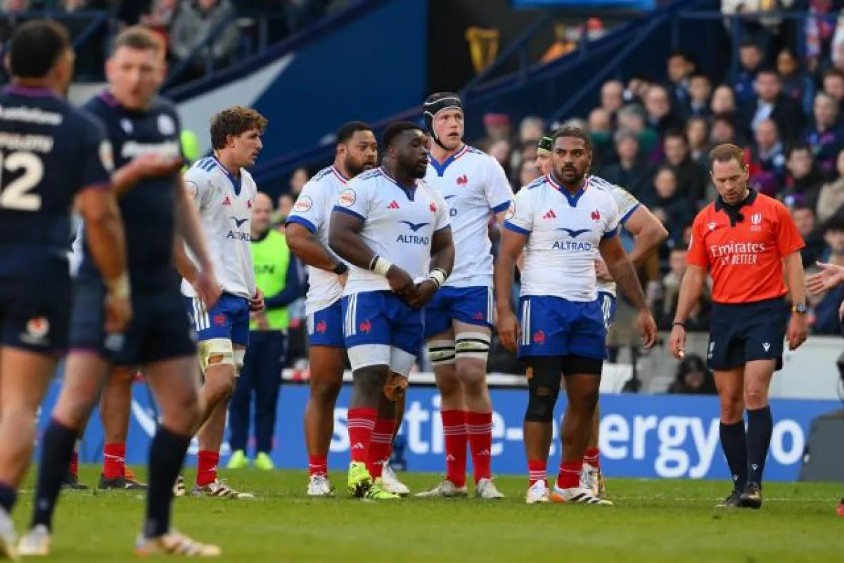 فرنسا تغادر إدنبرة بعد سقطة مدوية في كأس العالم للرجبي