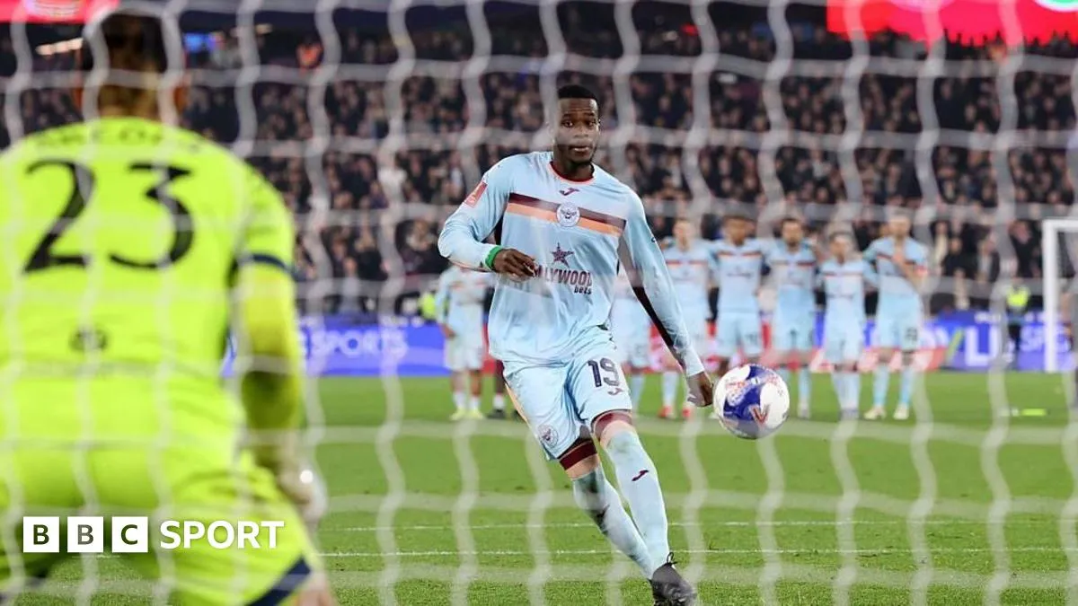 ركلة "بانينكا" المثيرة للجدل: دانغو واتارا يثير الجدل بعد إهداره ركلة حاسمة أمام وست هام