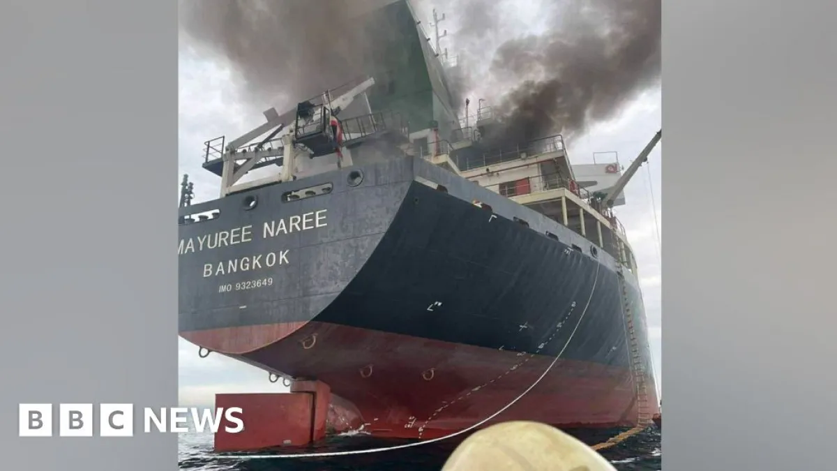 هجمات صاروخية على ثلاث سفن في مضيق هرمز وسط تصاعد التوترات الإقليمية