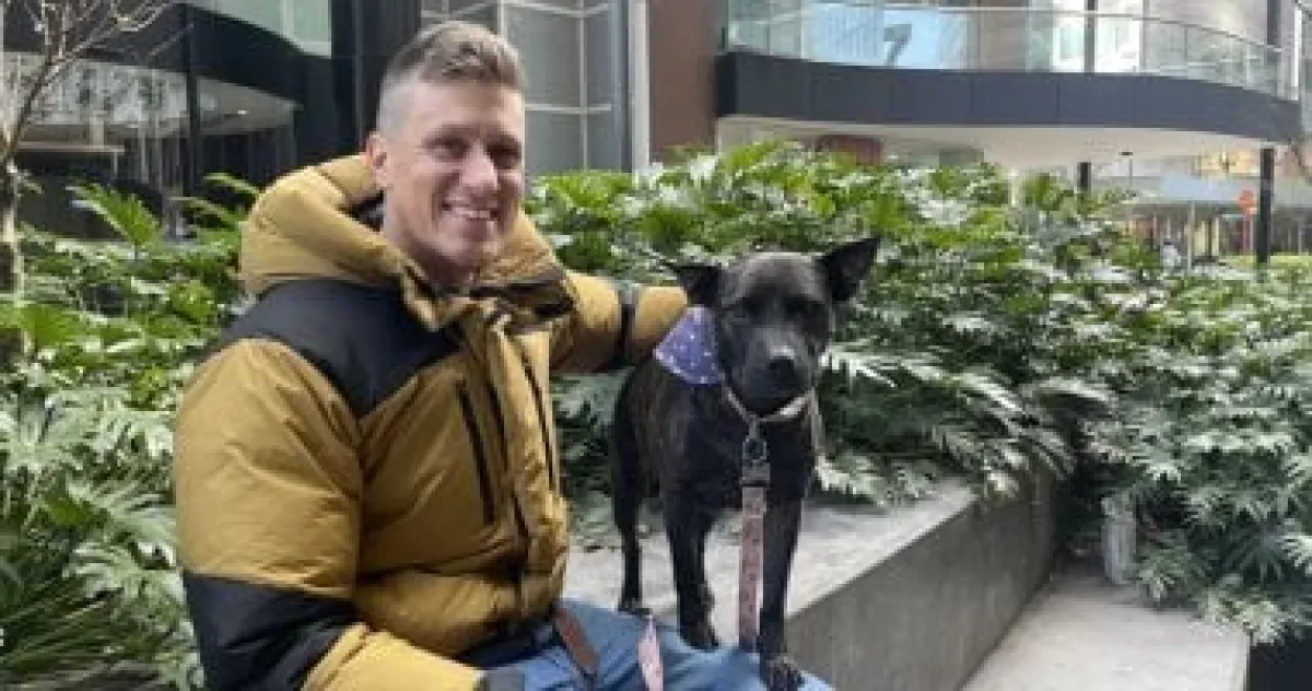 مبرمج يطور لقاح سرطان لكلبته باستخدام ChatGPT وAlphaFold