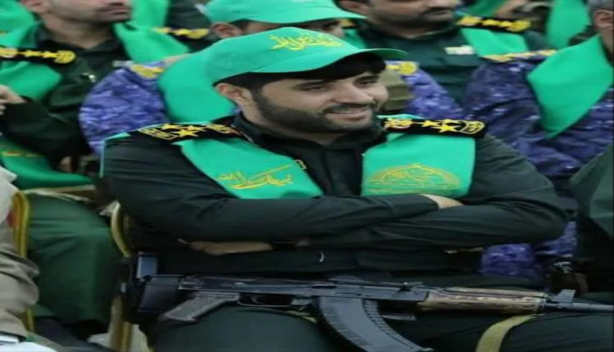 شاهد | سطو "رسمي" بعباءة التحكيم: قيادي حوثي بارز ينهب 300 ألف دولار ووثائق عقارية لمستثمر في إب | اسماء وتفاصيل