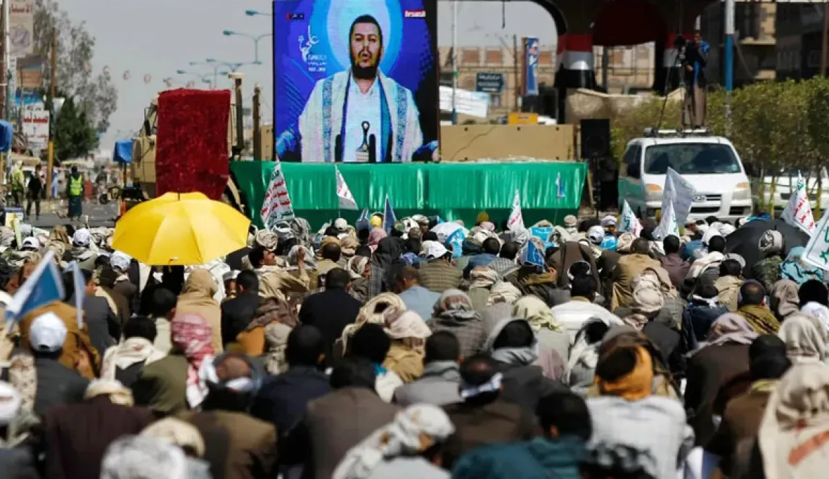 قناة إسرائيلية تكشف: السعودية وعدت الحوثيين بدور في التسوية مقابل تجنب التصعيد الإقليمي