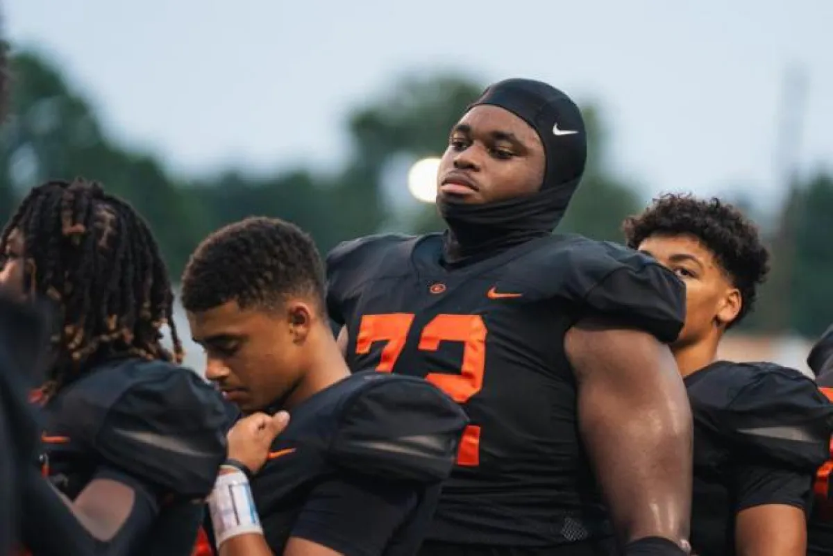 إسماعيل كامارا: قصة صعود نجم فرنسي من لو مان إلى كرة القدم الأمريكية في هاواي