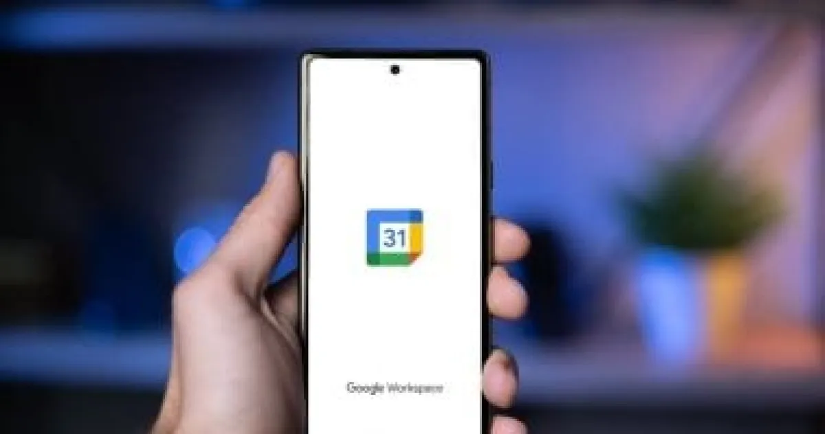 تقويم جوجل يسهل السفر: ميزة جديدة لتحديد المناطق الزمنية بذكاء