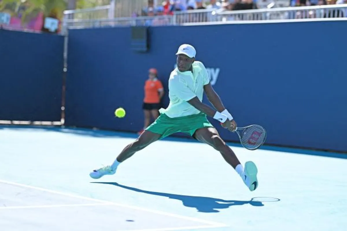 مويس كوامي الشاب يفجر مفاجأة في بطولة ميامي للأساتذة
