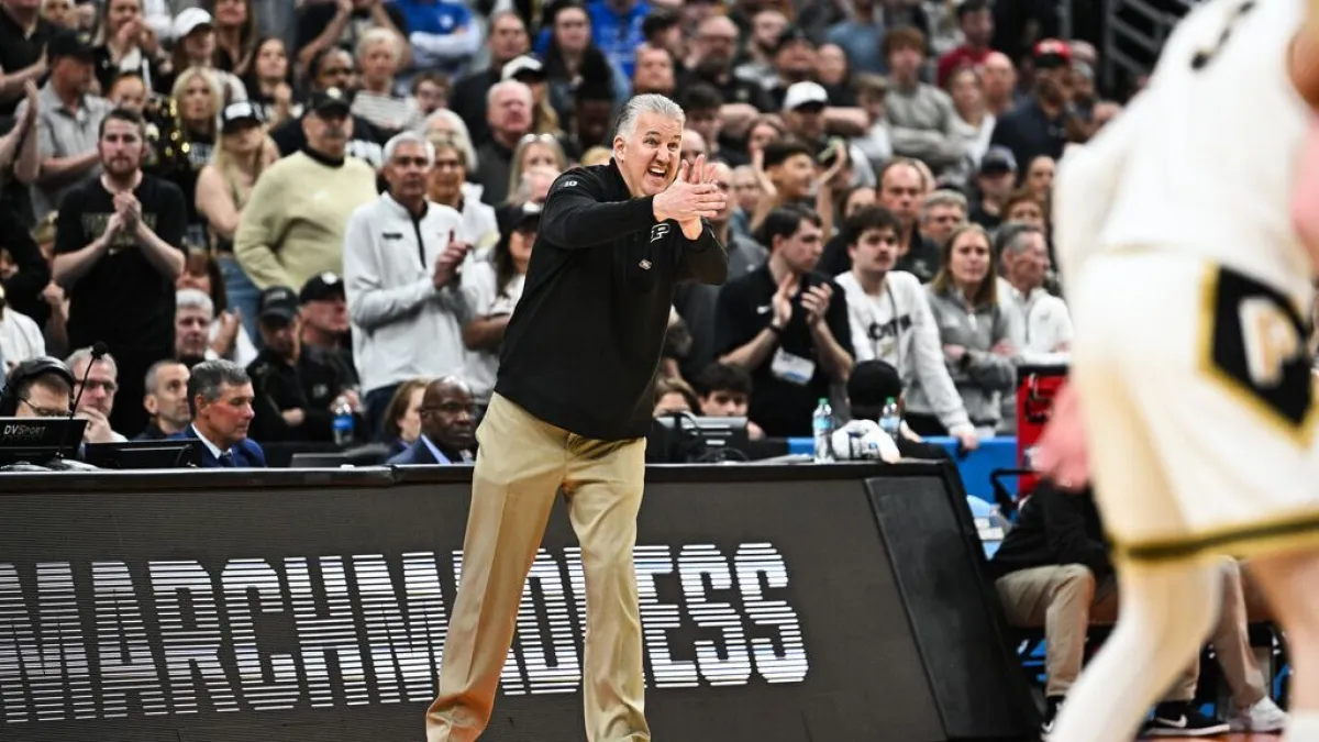 مات بينتر يحصد فوزه الـ500 مع بيردو ويقود الفريق لدور الـ16 في بطولة NCAA