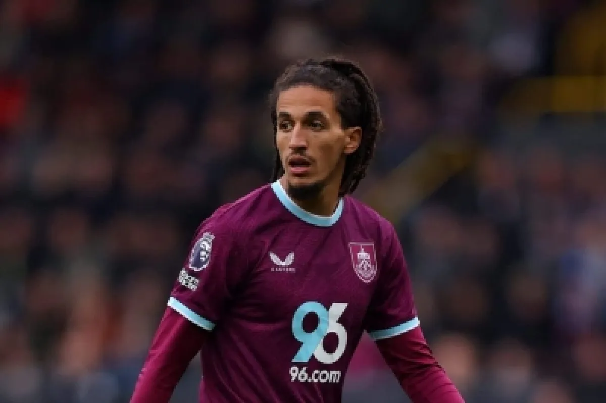 إصابة حنبعل المجبري تبعده عن تشكيلة تونس.. وبرنلي يعلن غيابه