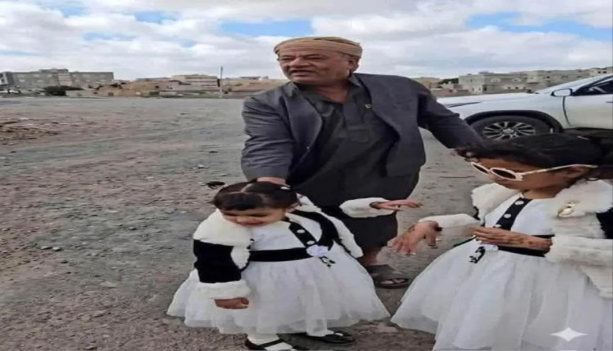 واقعة مهينة وإذلال صادم في ذمار .. الحوثيون يُهينون مسنا ويزجون ببناته في اعتذار قبلي أشعل غضب اليمنيين