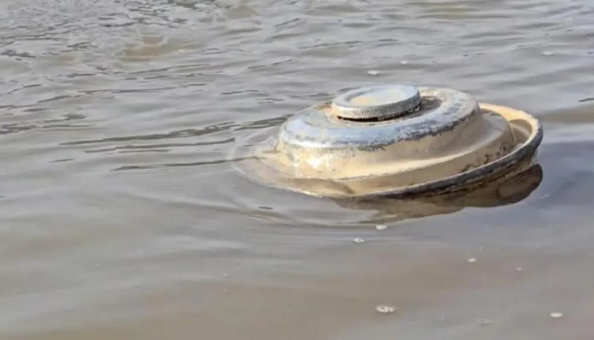 تحذير عسكري عاجل من ألغام ومقذوفات قاتلة بين الطين والمياه .. السيول تكشف حقول الموت